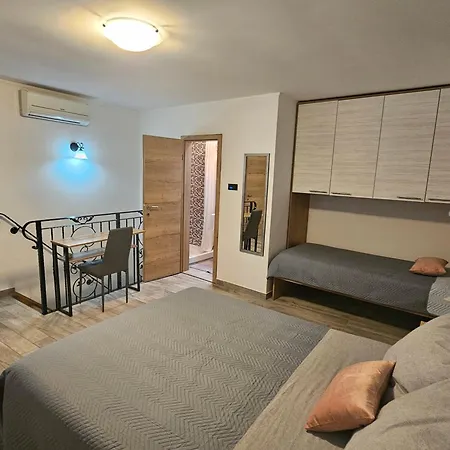 Kos Appartement Lupoglav (Istria)